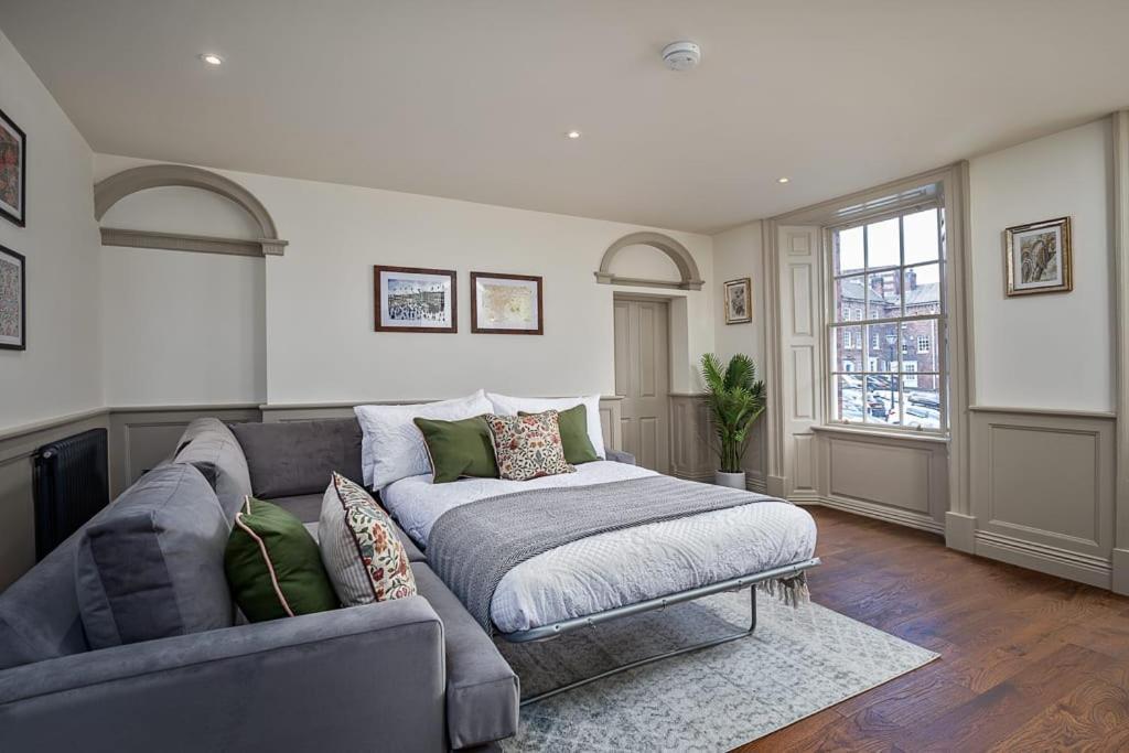 Paradise Square-Remodelled 18Th Century Apartment Sheffield Eksteriør bilde